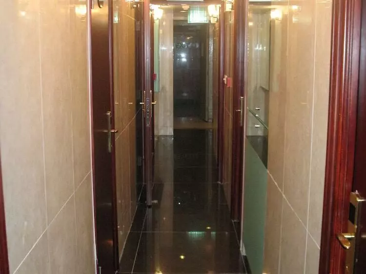 مسافرخانه Hong Kong Coliving Space