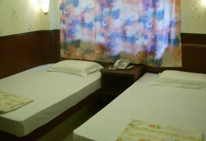 مسافرخانه Hong Kong Coliving Space