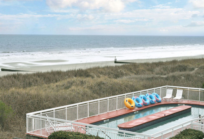 ホテル Castaway Beach Inn & Swim Up Bar