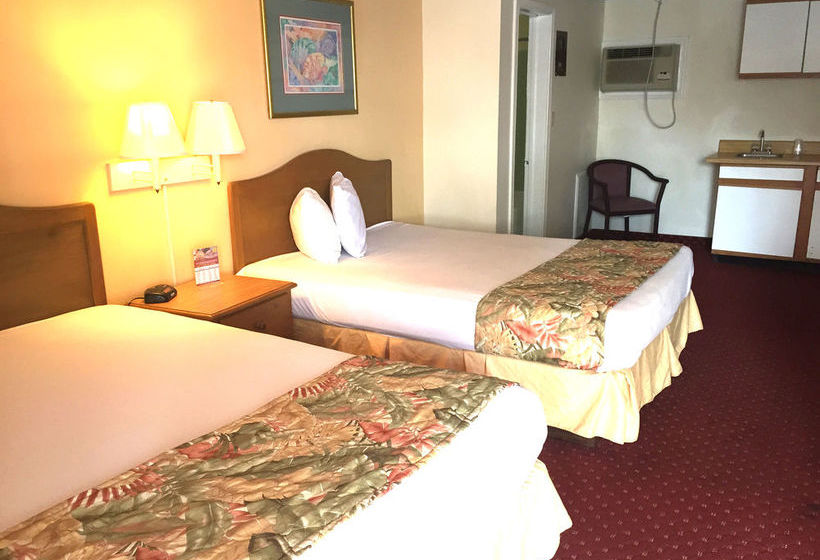 ホテル Castaway Beach Inn & Swim Up Bar