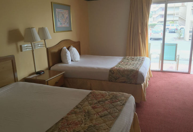 ホテル Castaway Beach Inn & Swim Up Bar