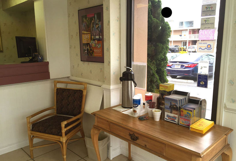 ホテル Castaway Beach Inn & Swim Up Bar