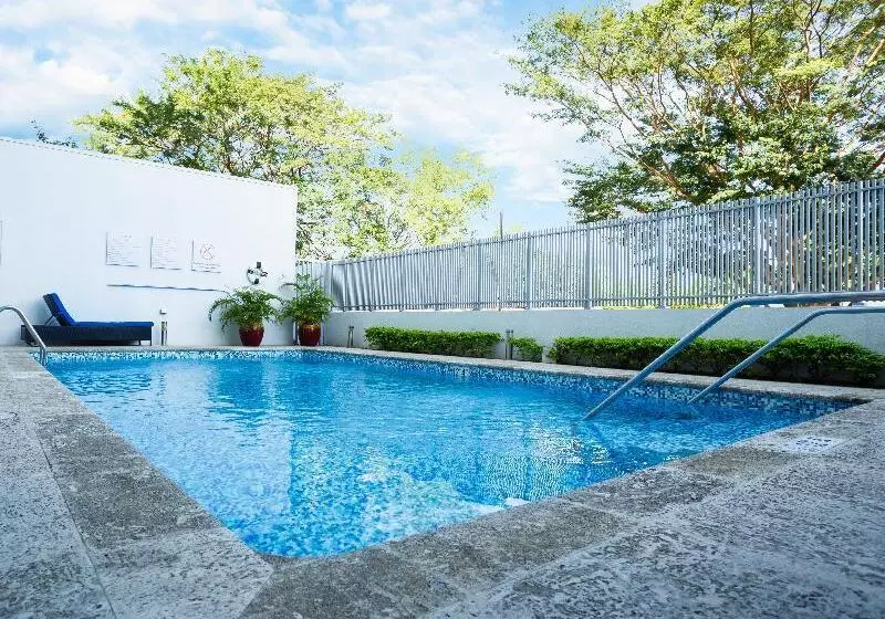 هتل Holiday Inn Express Managua, An Ihg