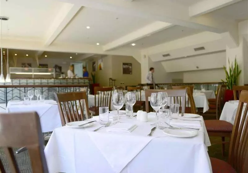 Отель Ibis Styles Adelaide Grosvenor