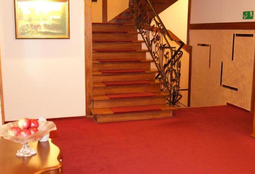 酒店 Pensjonat Cezar