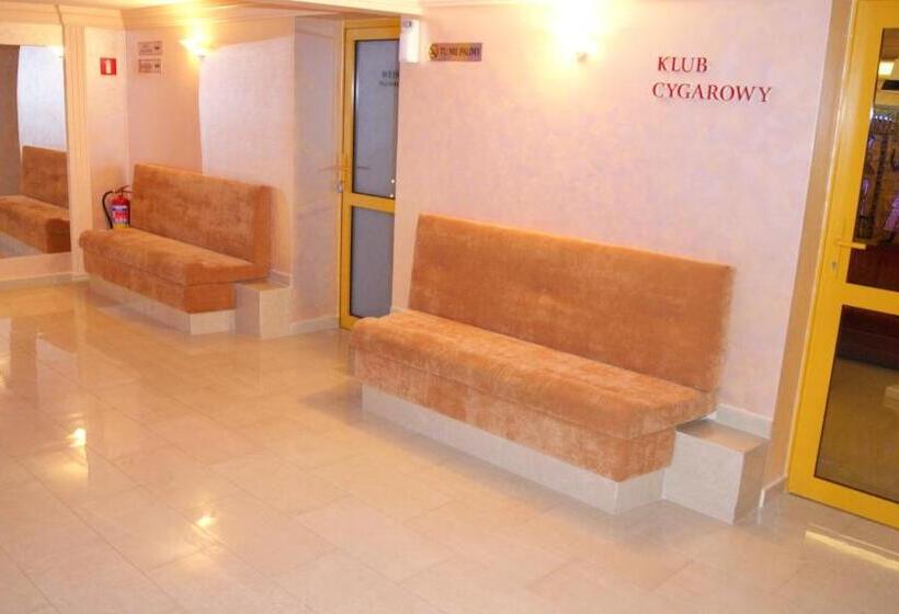 酒店 Pensjonat Cezar