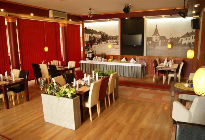 酒店 Pensjonat Cezar