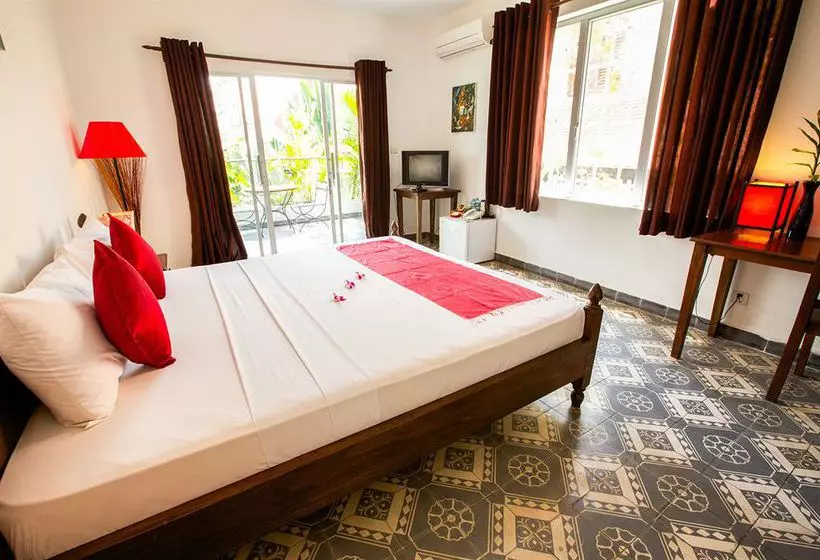 هتل The Little Garden Boutique