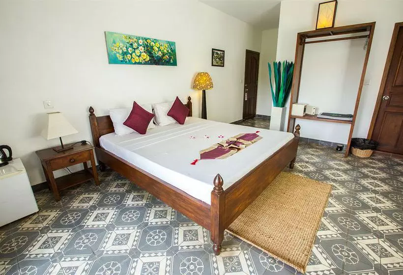 هتل The Little Garden Boutique