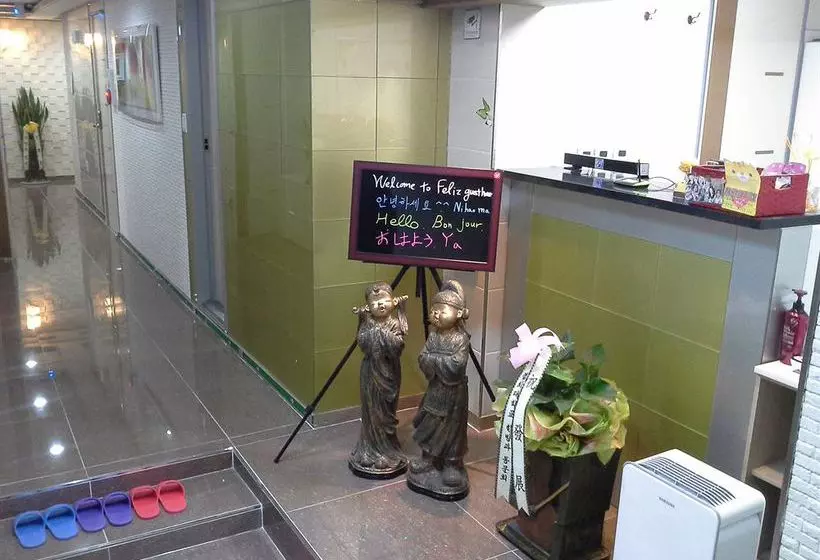 Pensão Feliz Guesthouse