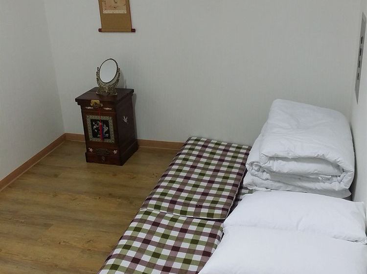 Пансион Feliz Guesthouse