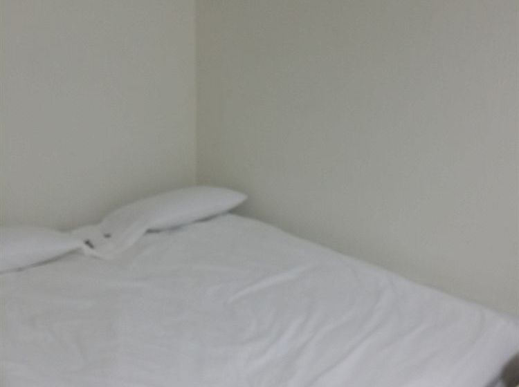 Пансион Feliz Guesthouse