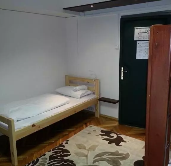 Walking Bed Budapest Hostel