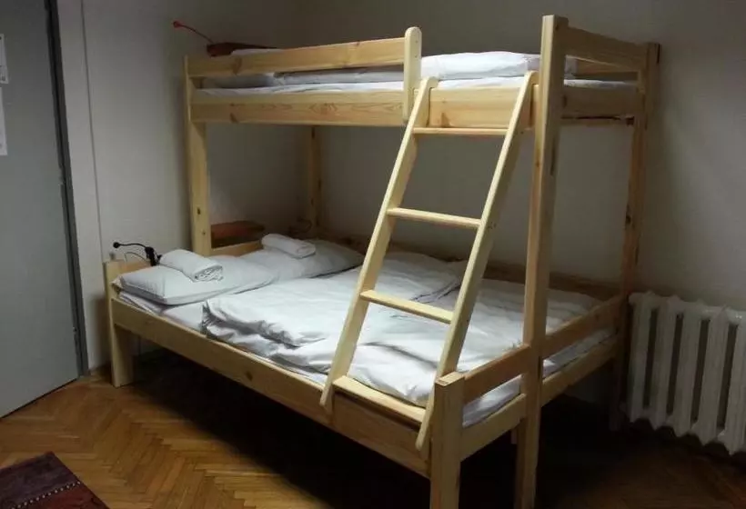 Walking Bed Budapest Hostel