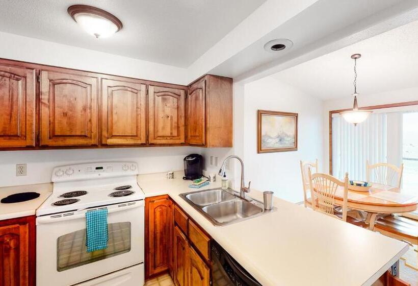 Отель Rainbow Rock 303