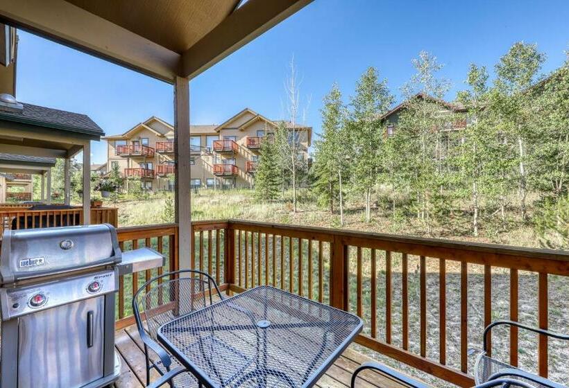 בית מלון כפרי Prospector Village 120c