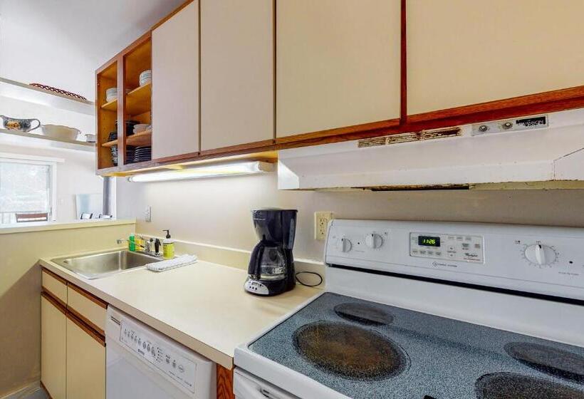 هتل Trailside Retreat