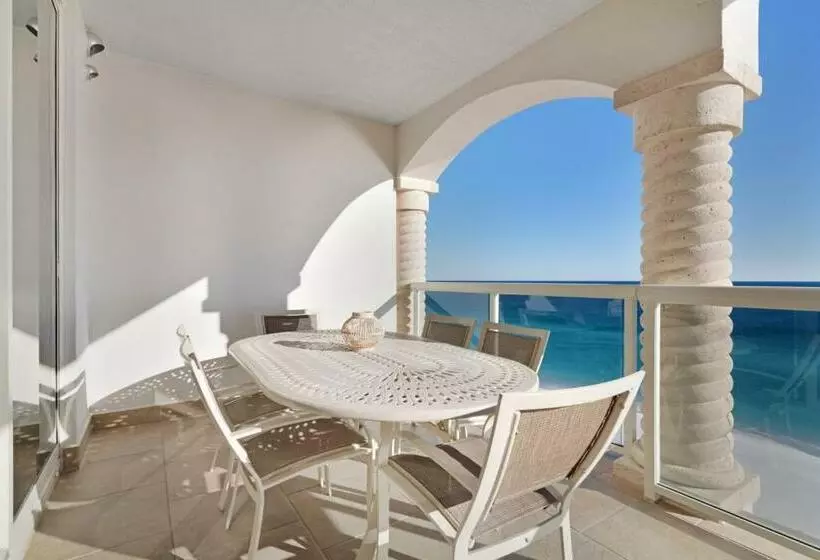 Hotelli Beach Club 1502