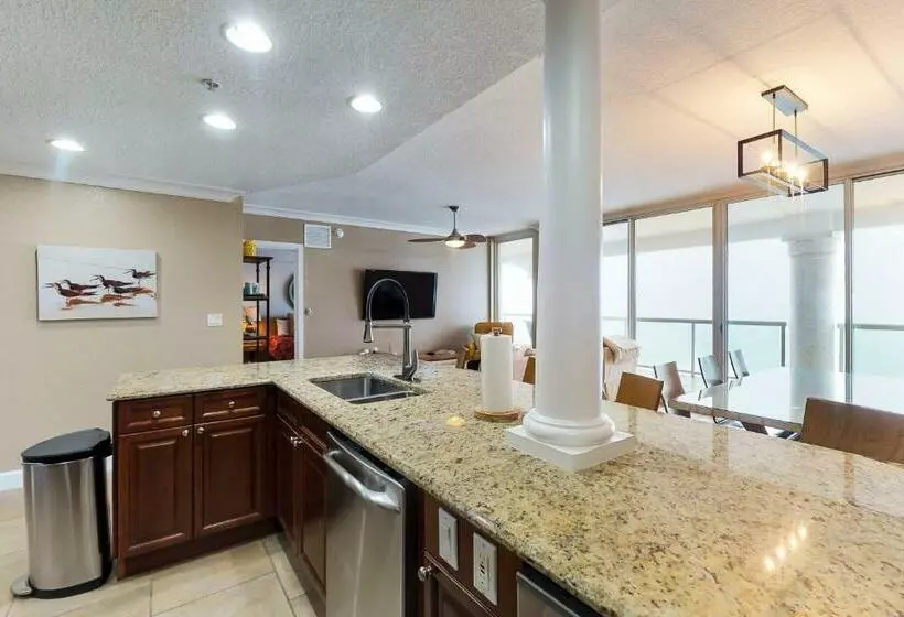 Hotelli Beach Club 1502