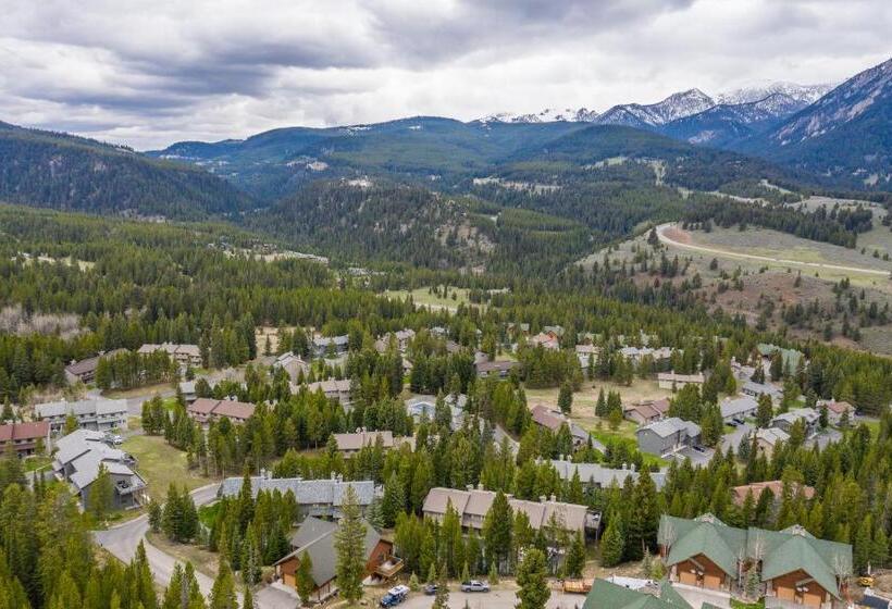 Szálloda Hidden Village 724