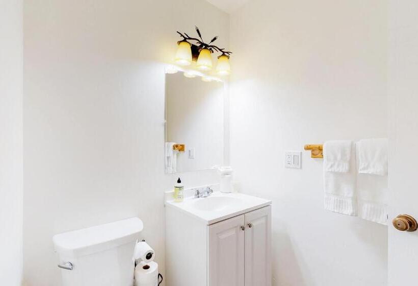 فندق Pinewood Delightful Retreat