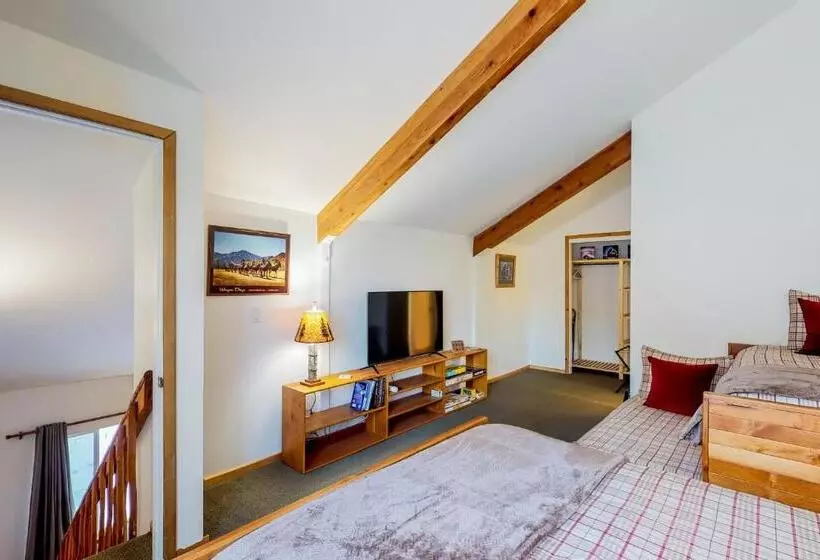 Hotelli Pinewood Delightful Retreat