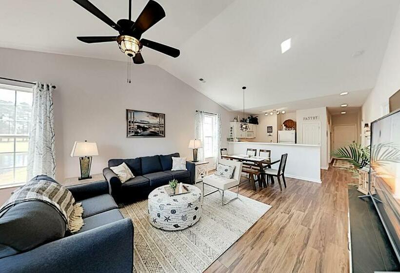 ホテル Sunset Village 16 D