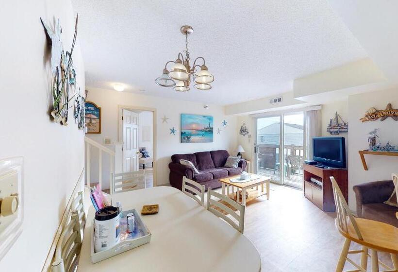 Отель Surfcrest 201