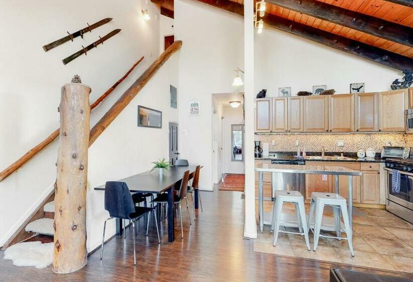 هتل Back Country Basecamp