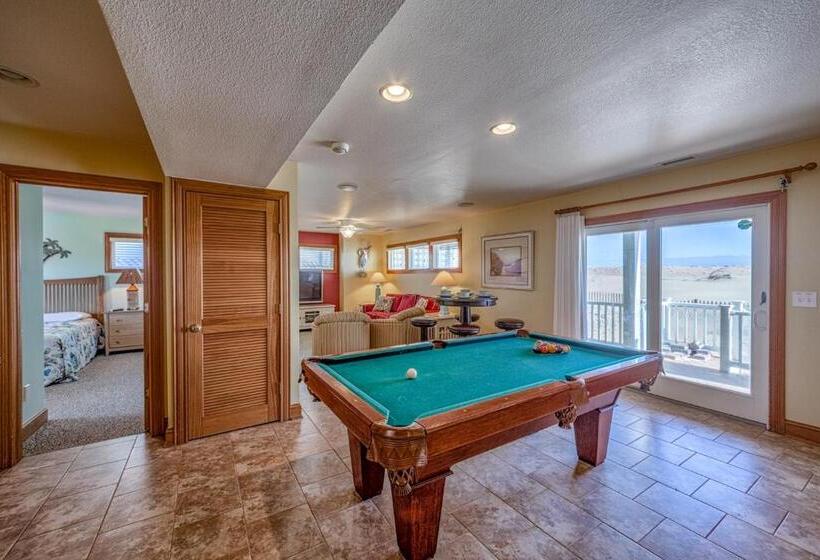 Otel Coastal Charm 220