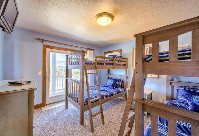 Otel Coastal Charm 220