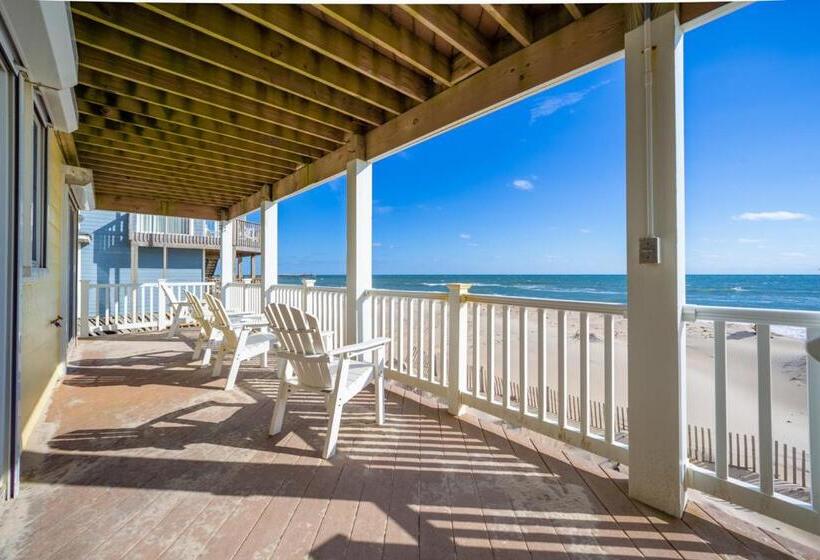 Otel Coastal Charm 220