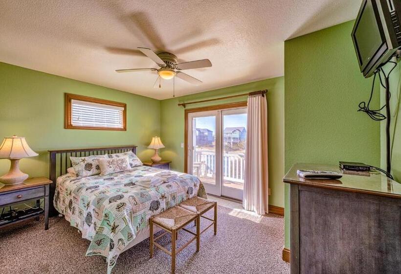 Otel Coastal Charm 220