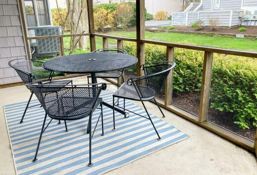 Szálloda East Of The Sun     39770 East Sun Dr #112