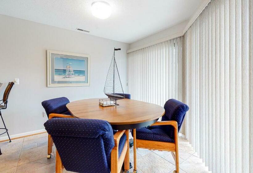 Szálloda East Of The Sun     39770 East Sun Dr #112