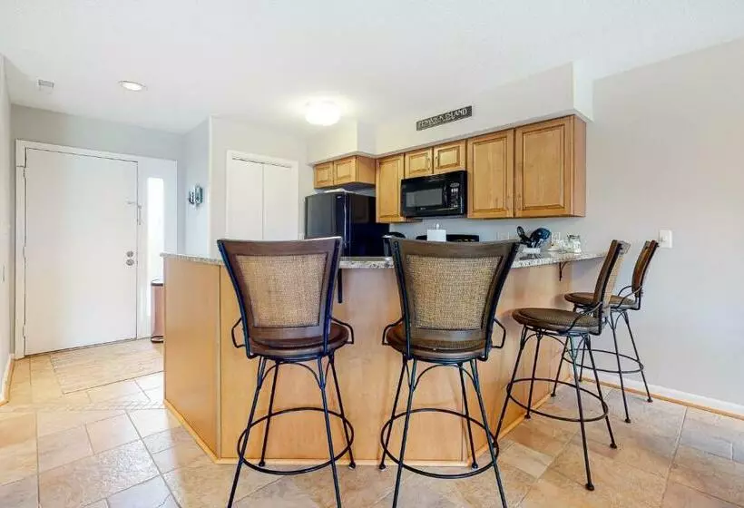 ホテル East Of The Sun     39770 East Sun Dr #112