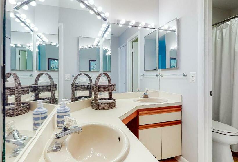 Szálloda East Of The Sun     39770 East Sun Dr #112