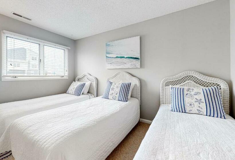 Szálloda East Of The Sun     39770 East Sun Dr #112