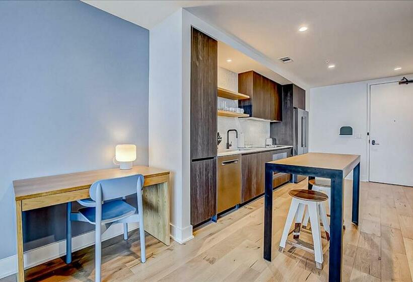 호텔 Natiivo Austin Viii