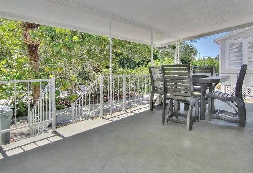 ホテル Seaspray Beach Cottage B