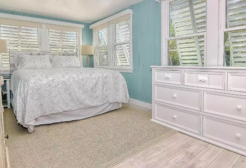 ホテル Seaspray Beach Cottage B