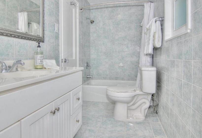 ホテル Seaspray Beach Cottage B