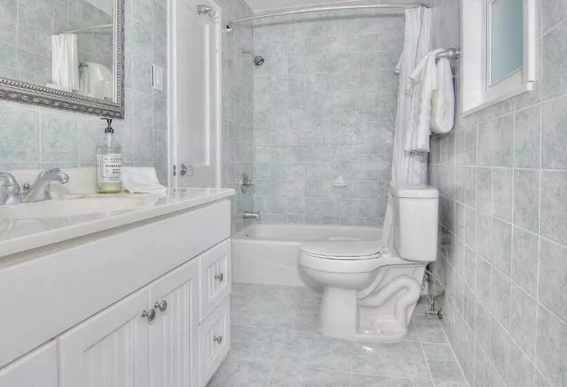 ホテル Seaspray Beach Cottage B