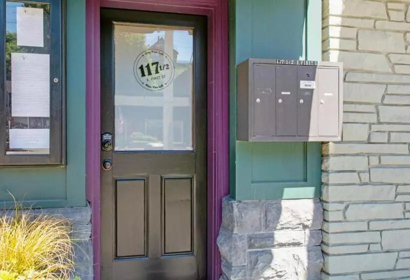 Port Angeles City View Loft