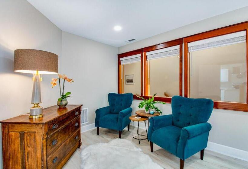 Port Angeles City View Loft