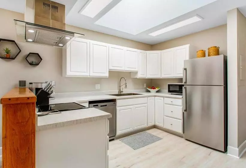 Port Angeles City View Loft