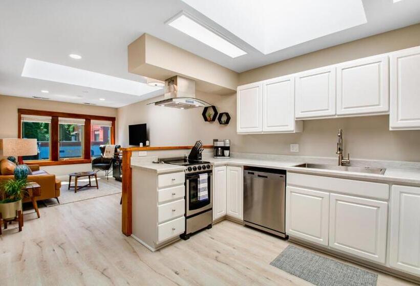 Port Angeles City View Loft