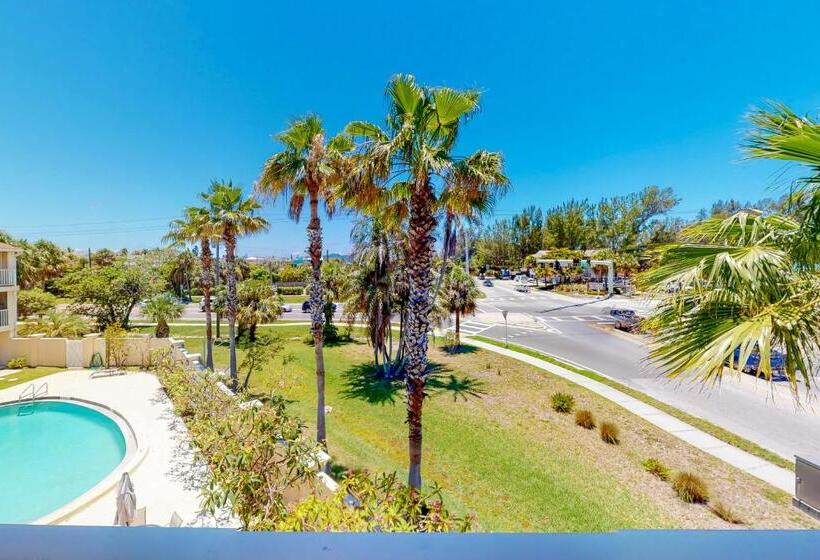 Отель Beach & Gulf Escape