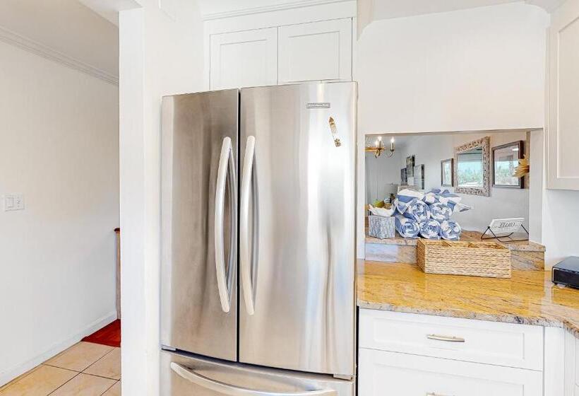 Отель Beach & Gulf Escape