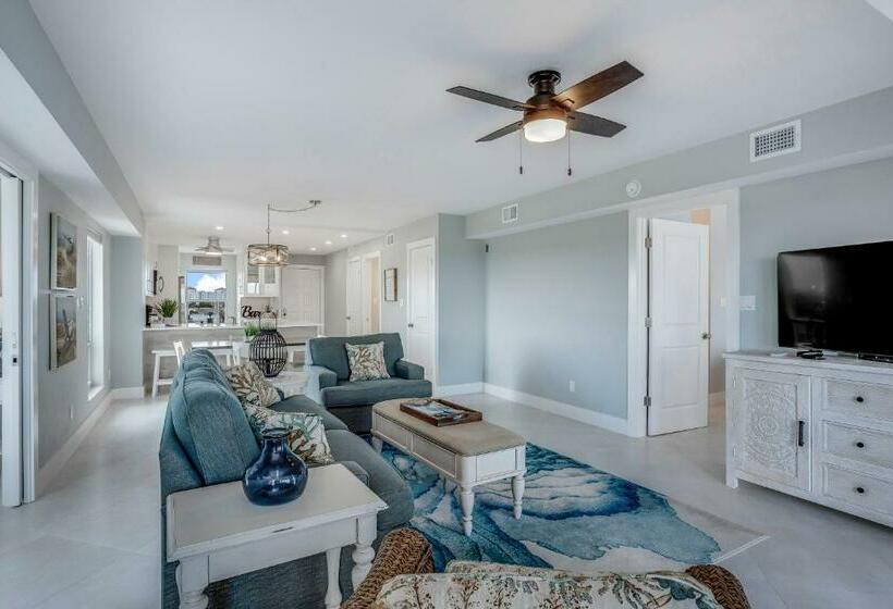 Hotel Canalside Charmer